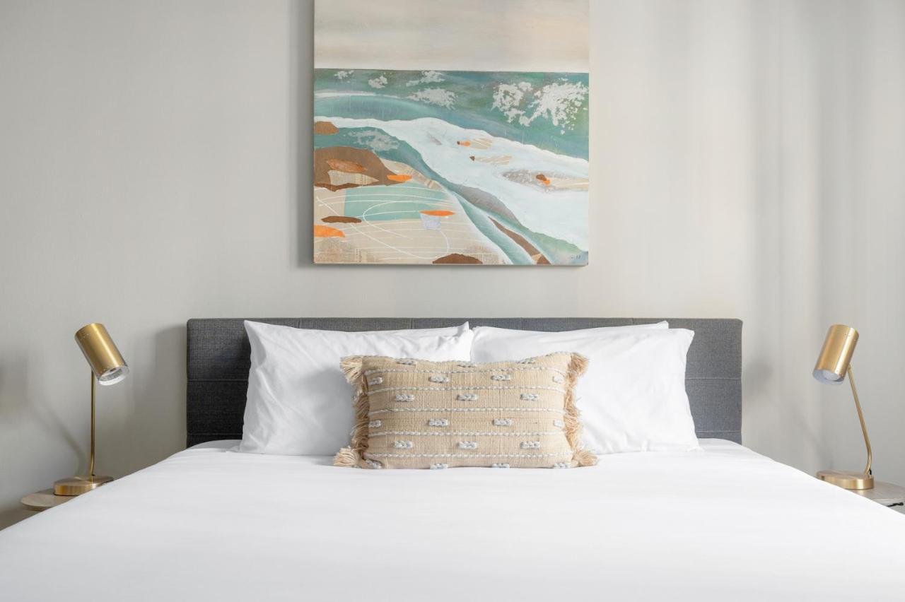 Two-Bedroom Apartment (Self Check-in with Virtual Front Desk),1331068853:JPEG