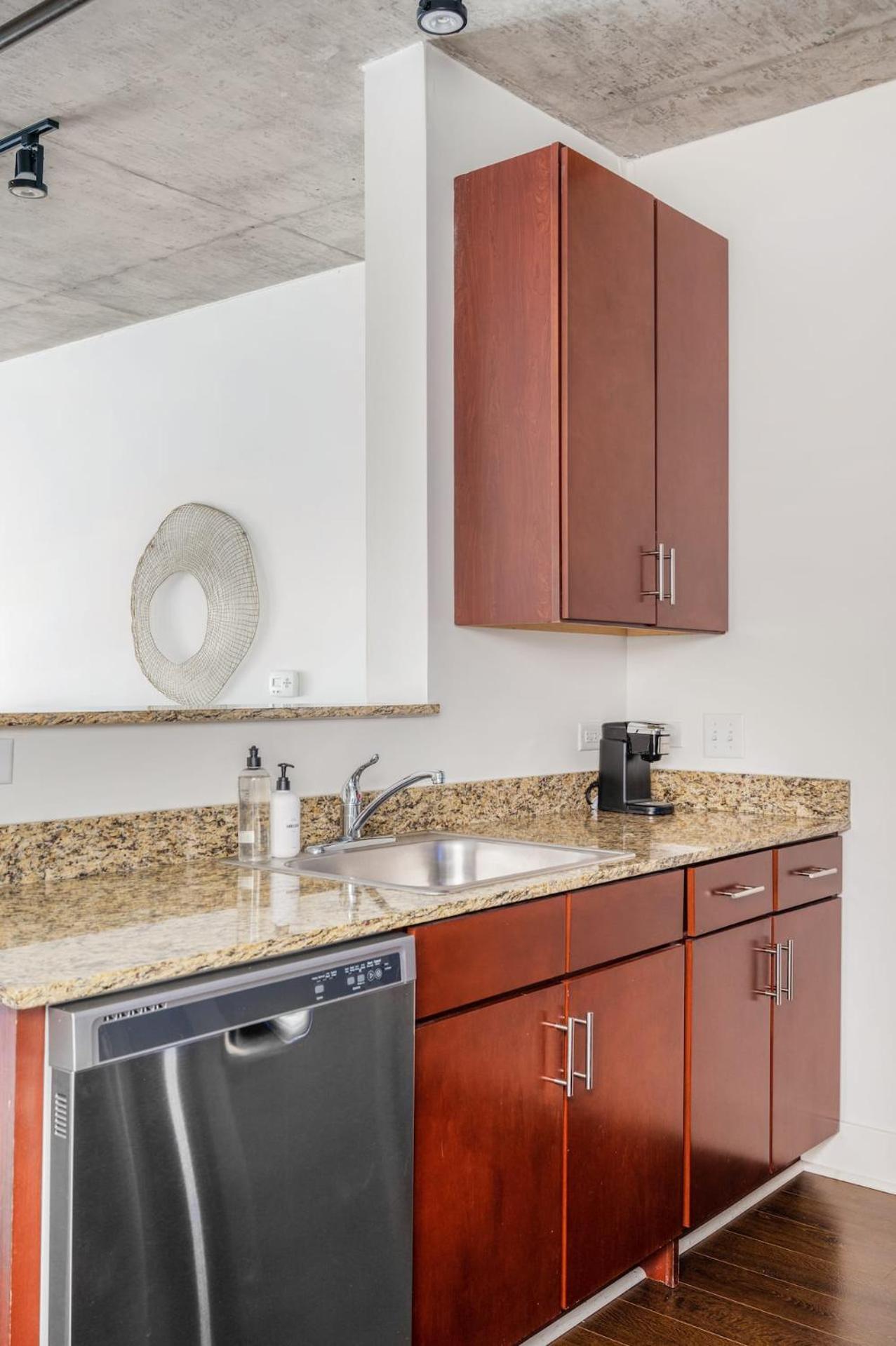 Deluxe Studio Apartment Self Check Virtual Front Desk,1766005528:JPEG